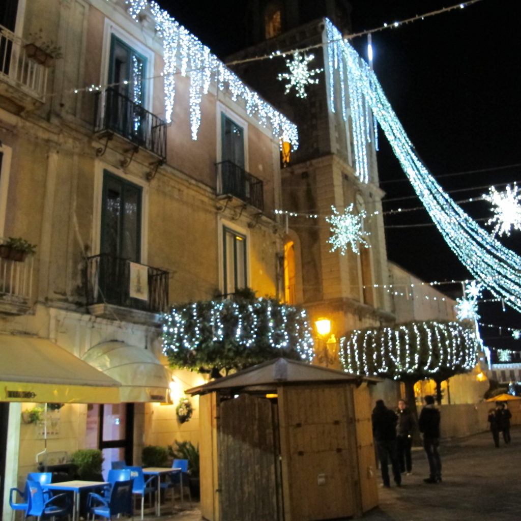 stand e luci e Teggiano foto mp